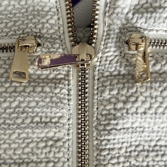 New Bebe Skirt Lined w Gold Zipper Accents - Picture 8 of 8